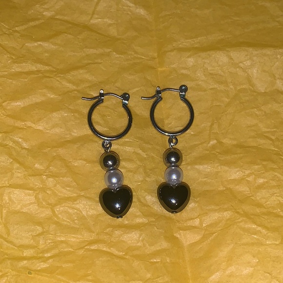 FREE WITH PURCHASE Earrings! - Picture 1 of 1